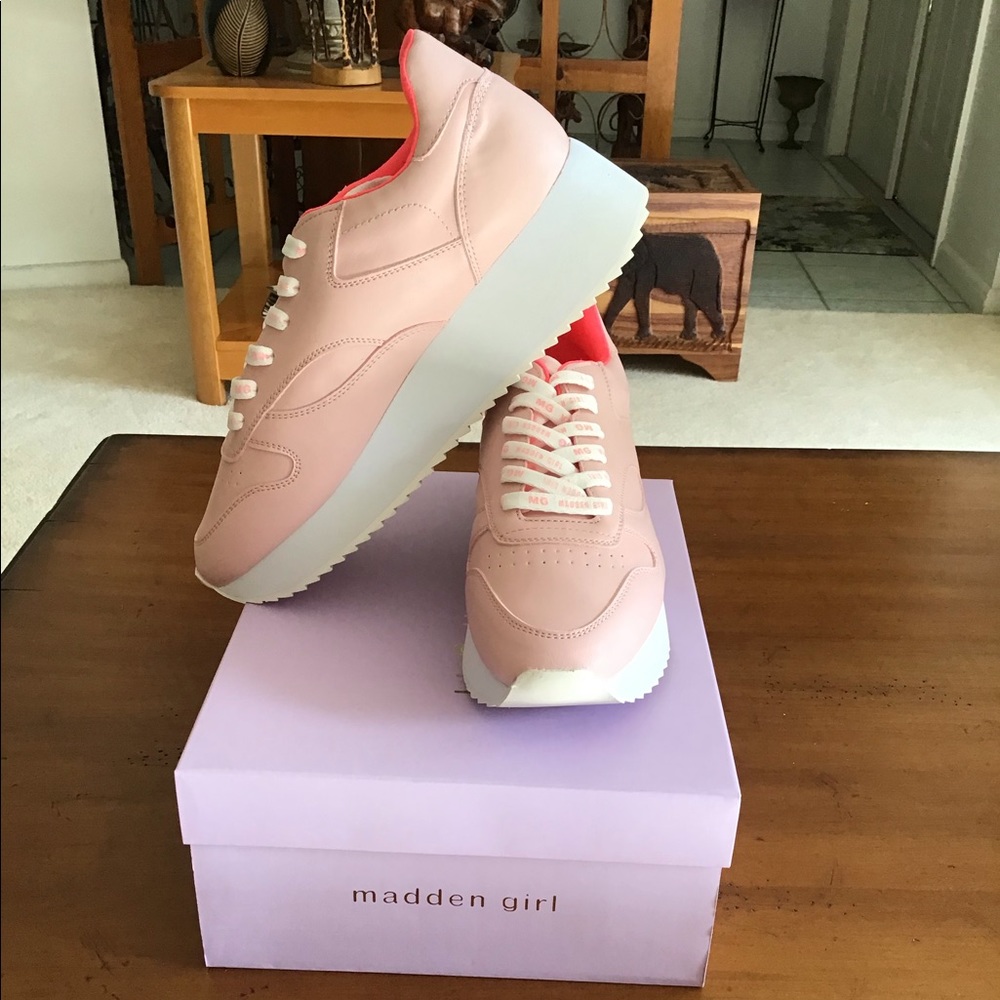 Madden girl sneaker shoes